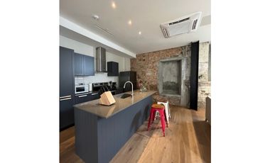 Venta de apartamento en PH Los Portales, Casco Antiguo