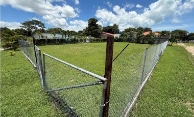 GANGA: TERRENO DE 600 M2 EN ESQUINA EN CORONADO!