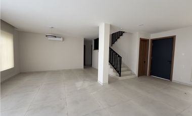 Alquiler de Casa en The Woods, Santa Maria