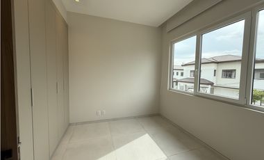 Alquiler de Casa en The Woods, Santa Maria