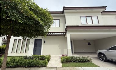 Alquiler de Casa en The Woods, Santa Maria