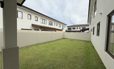 Alquiler de Casa en The Woods, Santa Maria