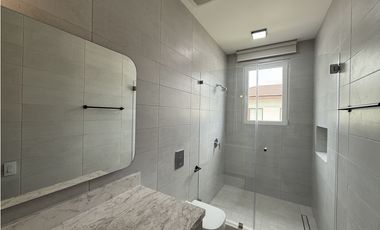 Alquiler de Casa en The Woods, Santa Maria