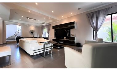 VENTA DE RESIDENCIA DE LUJO EN COSTA DEL ESTE -S.G.