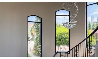 VENTA DE RESIDENCIA DE LUJO EN COSTA DEL ESTE -S.G.