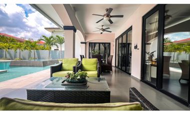 VENTA DE RESIDENCIA DE LUJO EN COSTA DEL ESTE -S.G.