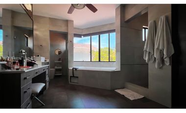 VENTA DE RESIDENCIA DE LUJO EN COSTA DEL ESTE -S.G.