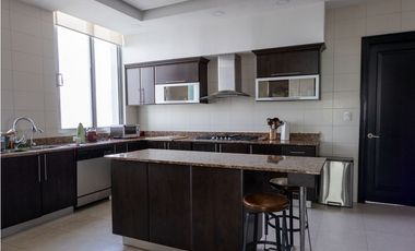 Venta de apartamento en PH Ocean One en Costa del Este.