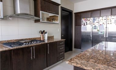 Venta de apartamento en PH Ocean One en Costa del Este.