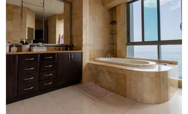 Venta de apartamento en PH Ocean One en Costa del Este.