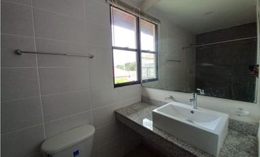 VENTA DE CASA EN PH LAS ARBOLEDAS CHORRERA