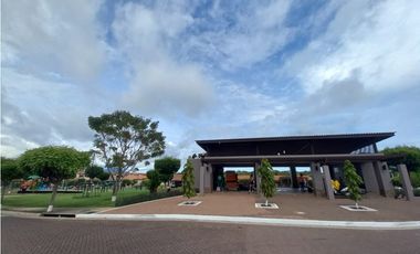 VENTA DE CASA EN PH LAS ARBOLEDAS CHORRERA