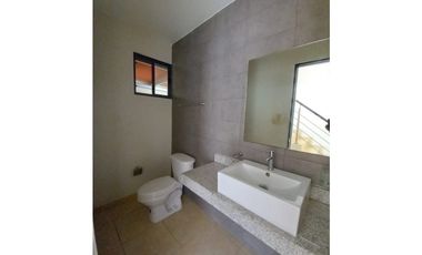 VENTA DE CASA EN PH LAS ARBOLEDAS CHORRERA