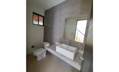 VENTA DE CASA EN PH LAS ARBOLEDAS CHORRERA