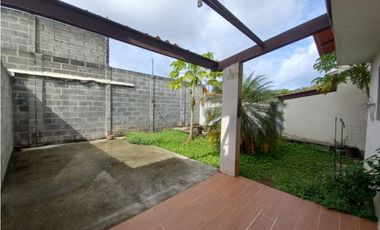 VENTA DE CASA EN PH LAS ARBOLEDAS CHORRERA