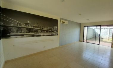 VENTA DE CASA EN PH LAS ARBOLEDAS CHORRERA