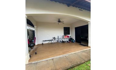 Venta de Casa en Residencial Las Colinas, San Carlitos,David Chiriquí