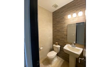 Venta de Casa en Residencial Las Colinas, San Carlitos,David Chiriquí