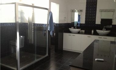 ALQUILER CASA DUPLEX AMOBLADA COLON