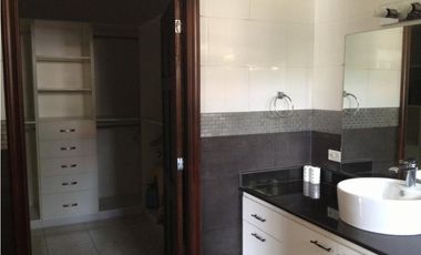 ALQUILER CASA DUPLEX AMOBLADA COLON