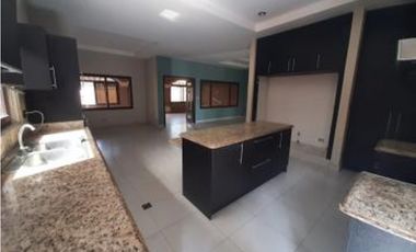 VENTA DE CASA EN  SUNSET COAST - COSTA SUR