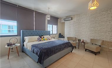 SE ALQUILA APARTAMENTO EN MARBELLA CON VISTA AL MAR
