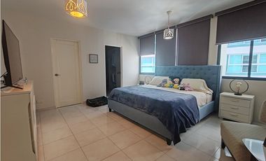 SE ALQUILA APARTAMENTO EN MARBELLA CON VISTA AL MAR