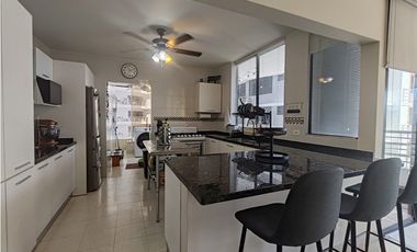 SE ALQUILA APARTAMENTO EN MARBELLA CON VISTA AL MAR