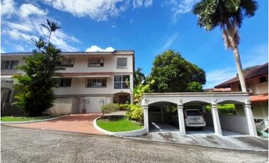 SE VENDE CASA REMODELADA EN ALBROOK