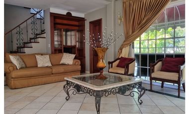 SE VENDE CASA REMODELADA EN ALBROOK