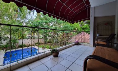 SE VENDE CASA REMODELADA EN ALBROOK