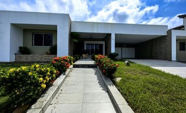 Venta de casa con apartamento anexo en Betania, Panamá RB