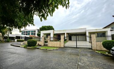 Venta de casa con apartamento anexo en Betania, Panamá RB