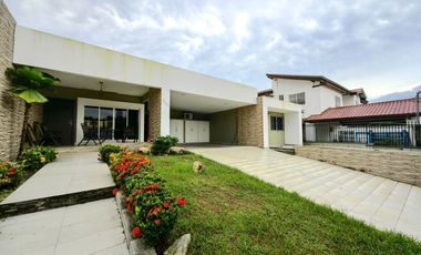 Venta de casa con apartamento anexo en Betania, Panamá RB
