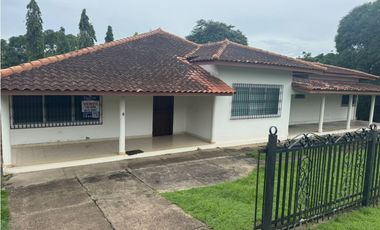 Casa Venta Calle 2da Frente al Centro de  Salud Santiago Veraguas