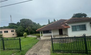Casa Venta Calle 2da Frente al Centro de  Salud Santiago Veraguas