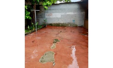 Se vende casa en el Crisol Avenida Domingo Díaz  (CG)