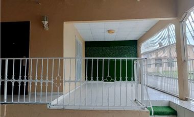 Se vende casa en el Crisol Avenida Domingo Díaz  (CG)