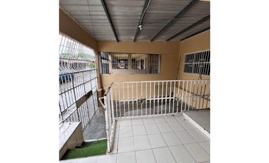Se vende casa en el Crisol Avenida Domingo Díaz  (CG)