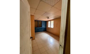 Se vende casa en el Crisol Avenida Domingo Díaz  (CG)