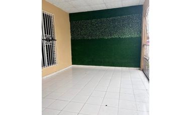 Se vende casa en el Crisol Avenida Domingo Díaz  (CG)