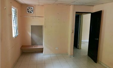 Se vende casa en el Crisol Avenida Domingo Díaz  (CG)