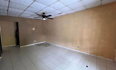 Se vende casa en el Crisol Avenida Domingo Díaz  (CG)