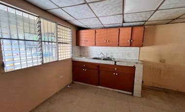 Se vende casa en el Crisol Avenida Domingo Díaz  (CG)