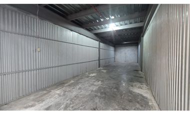 Se Alquila bodega Industrial  (AP)