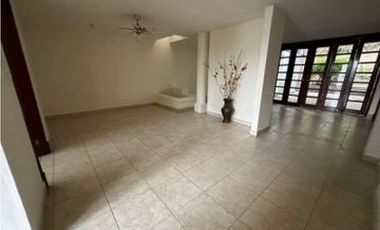 CASA  493.26 - HATO PINTADO -ALTOS DE LA LOMA.