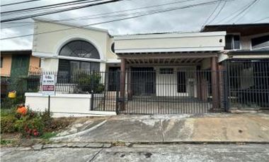 CASA  493.26 - HATO PINTADO -ALTOS DE LA LOMA.