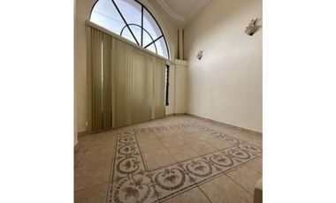 CASA  493.26 - HATO PINTADO -ALTOS DE LA LOMA.