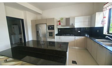 VENTA DE CASA EN PH VISTA MAR - S.G.