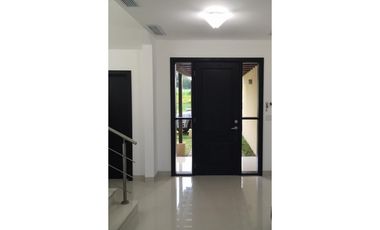 VENTA DE CASA EN PH VISTA MAR - S.G.